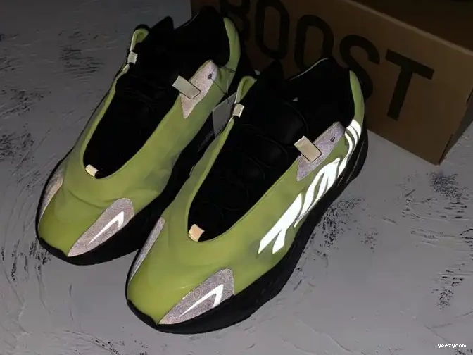 700 MNVN Yeezy FY3727 Boost Adidas Phosphor 0616